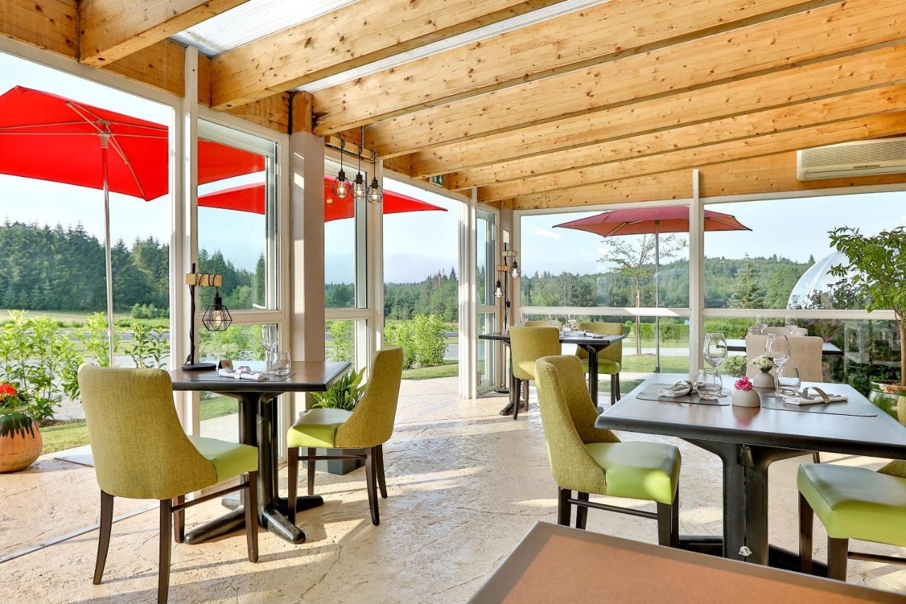 Hotel-Restaurant Logis Europa Maussac Eksteriør billede