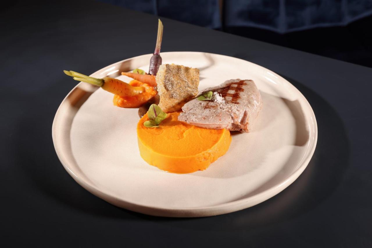 Hotel-Restaurant Logis Europa Maussac Eksteriør billede